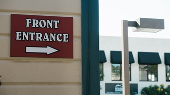 Wayfinding Signs: Get Your Customers to Your Door
